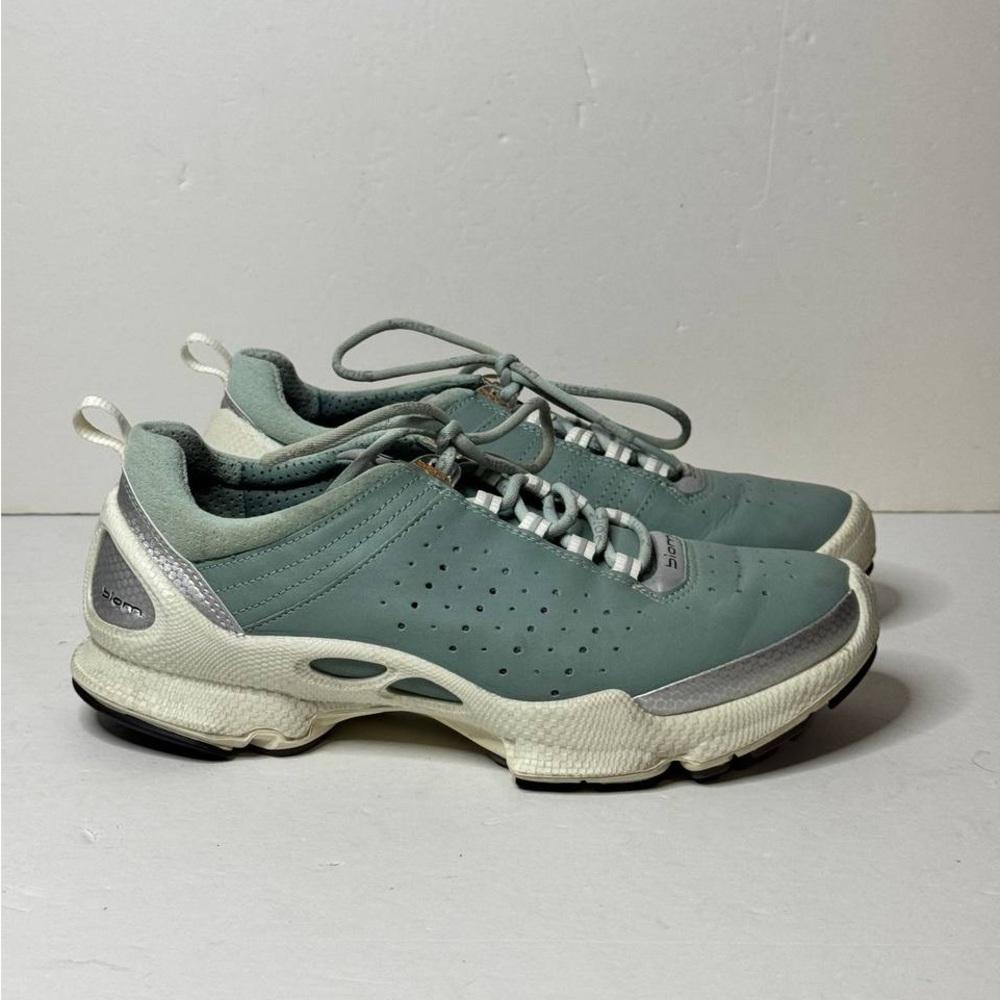 ECCO Biom C Low Women's Leather Outdoor Sneakers